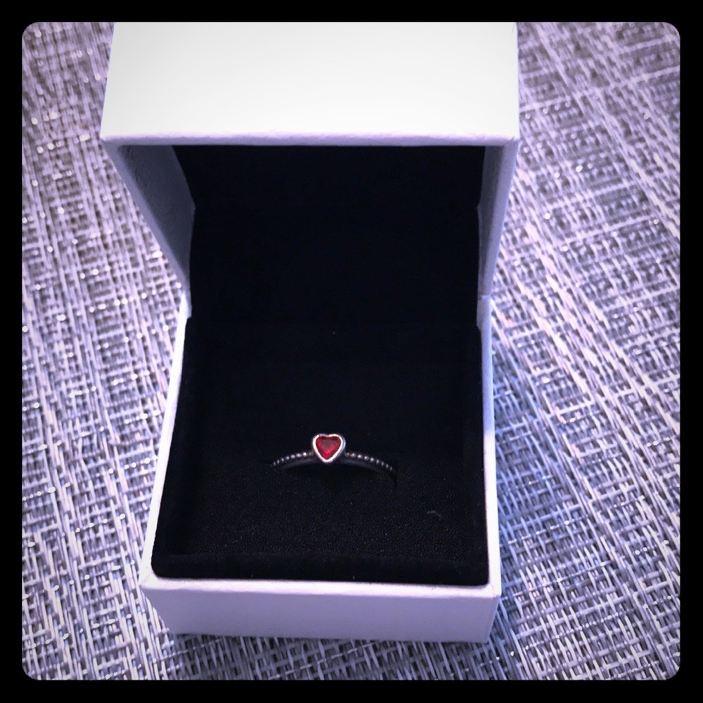 Perfect for Valentines Day! Pandora Heart Ring ❤️